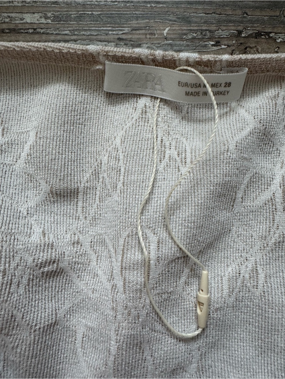 Women’s Like New Zara Floral Embroidered Sleeveless Tie Tip V Neck Medium - Picture 5 of 5